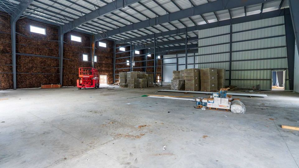 Open interior bay